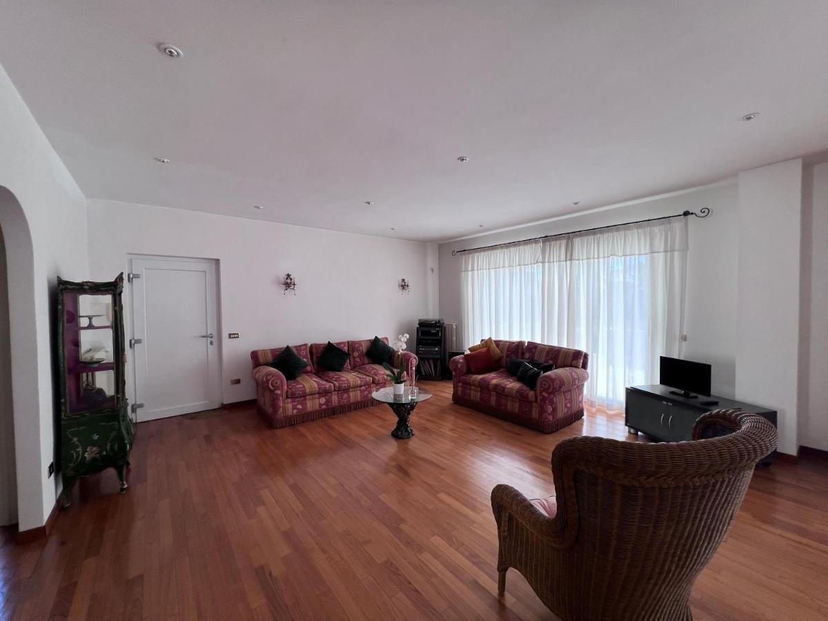Villa Luxury Roma Марко-Симоне Экстерьер фото